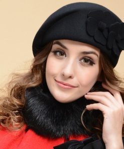 Béret Noir en Laine avec Fleurs